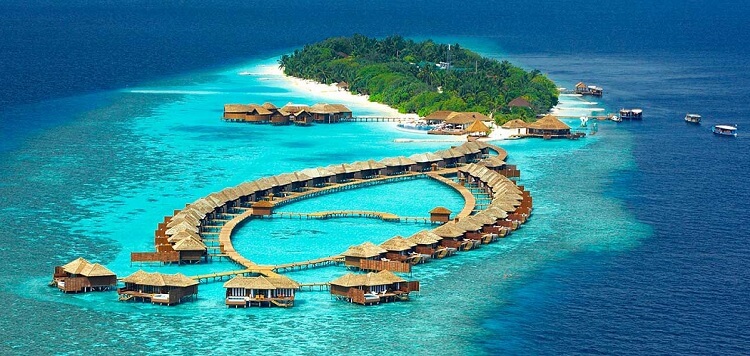 Một khu nghỉ dưỡng ở Maldives (Nằm ở Ấn Độ Dương phía nam Ấn Độ)