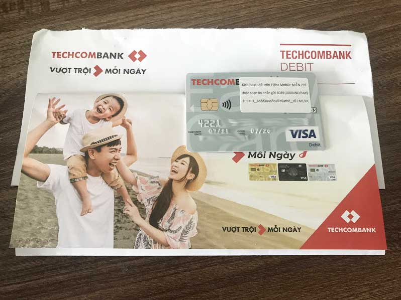 Techcombank gửi thẻ ATM về tận nhà miễn phí